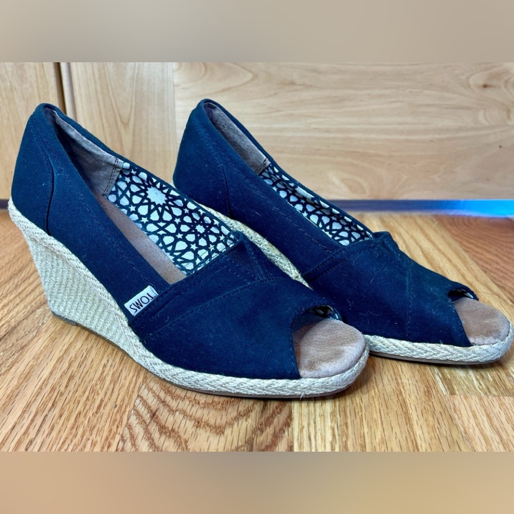 Tom’s Cloth/Jute Wedge Espadrilles